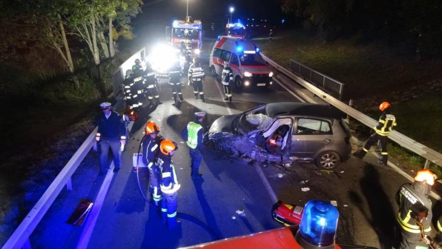 Schwerer Verkehrsunfall auf der B320 bei Pruggern