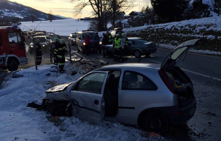 2 Verkehrsunfälle auf der B320