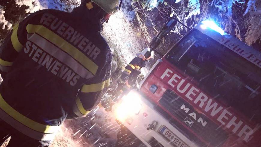 Erster Schneeeinsatz für die FF Stein/Enns