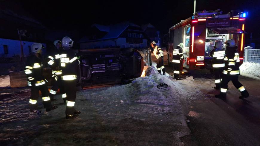 VU im Ortsgebiet von Öblarn
