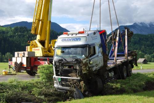 LKW-Unfall-2010_3.jpg