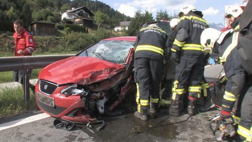 Verkehrsunfall-Gröbming-2014_1.jpg